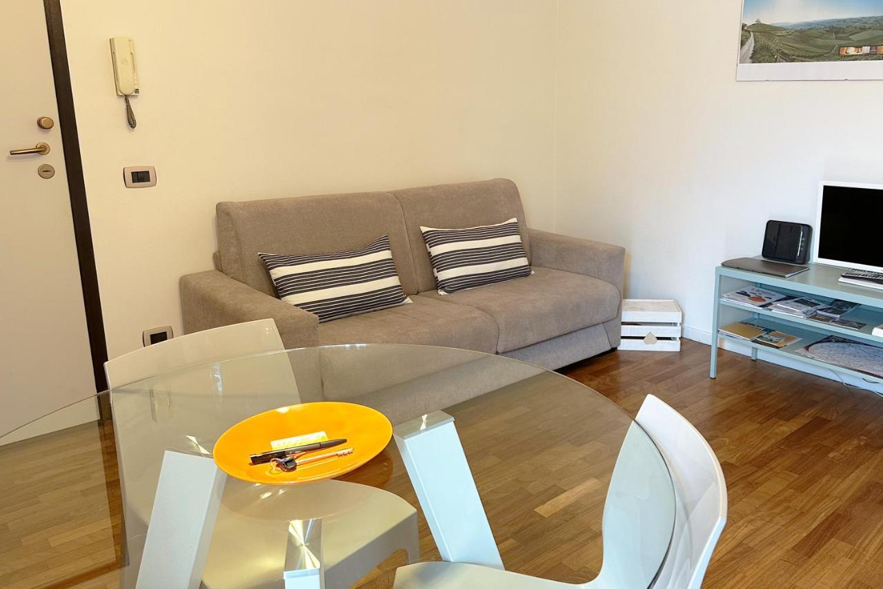 La Casa Di Paola E Betti Apartment อัลบา ภายนอก รูปภาพ